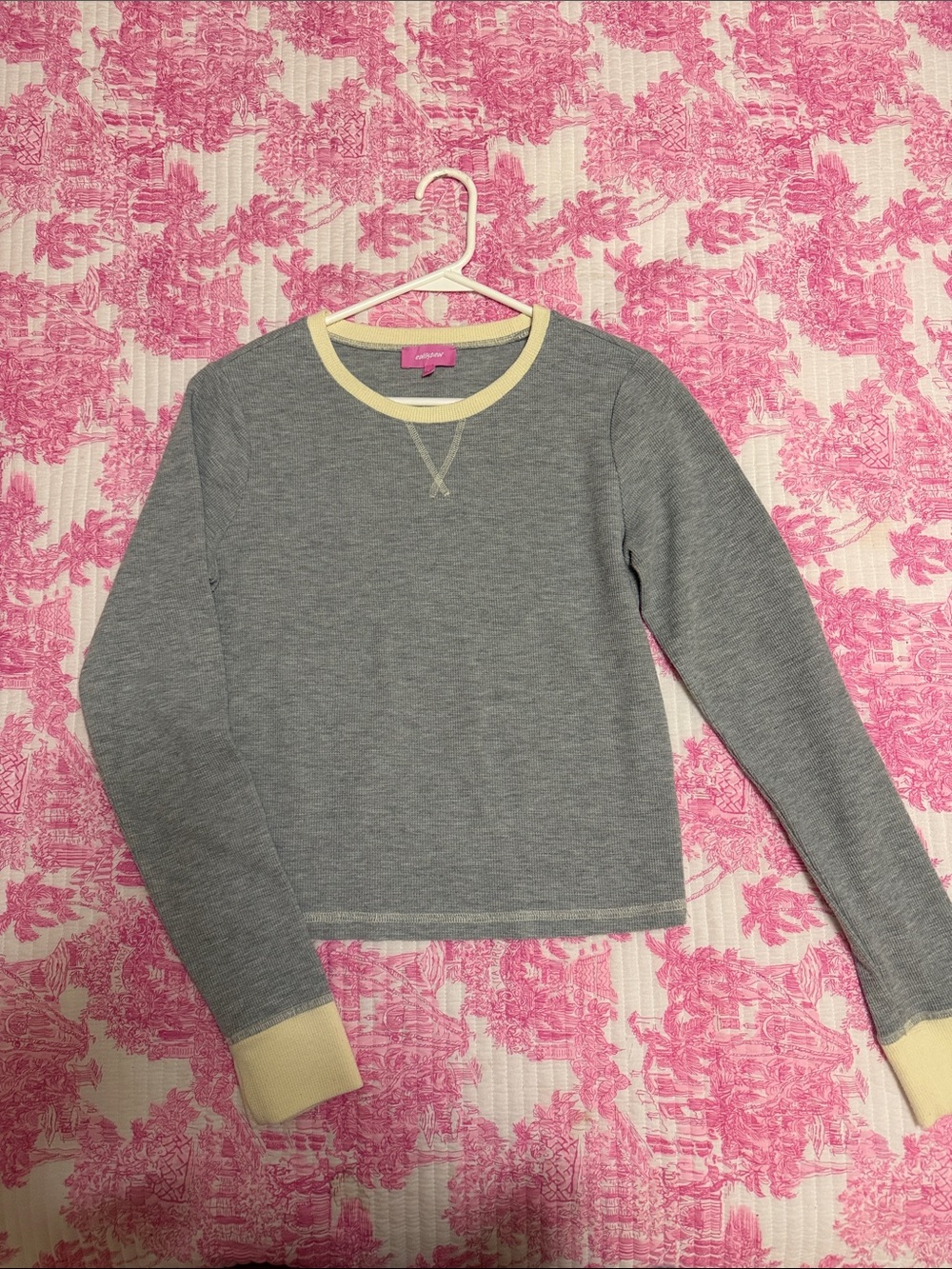 Edikted Gray Crewneck Sweater with Cream Trim